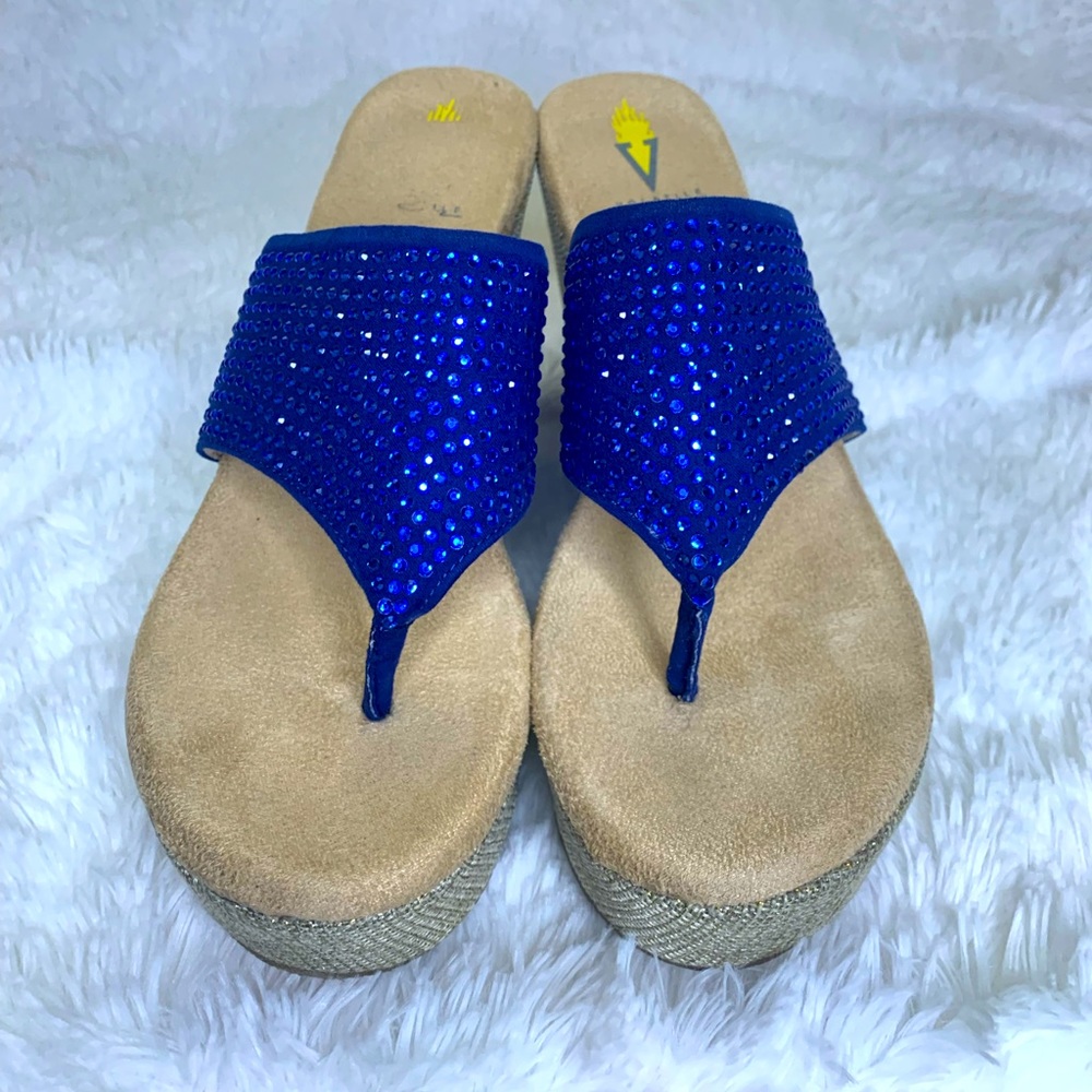 Volatile wedge flip flops Sz 8